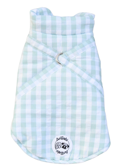 Abrigo vichy azul para perro de la marca Aribabi con anilla.