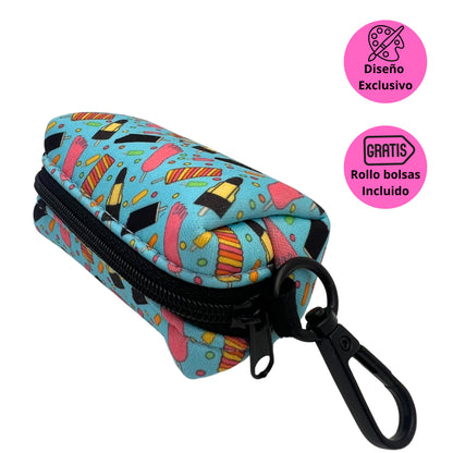 Portabolsas azul para perro con dibujo de helados de la colección Frigopata ideal para verano con cremallera.