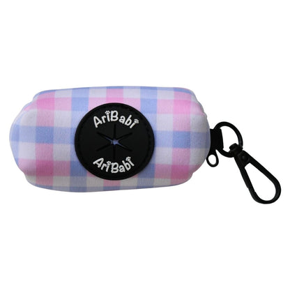 Portabolsas rosa con dibujos de cuadros de la colección Vichy de la marca Aribabi.