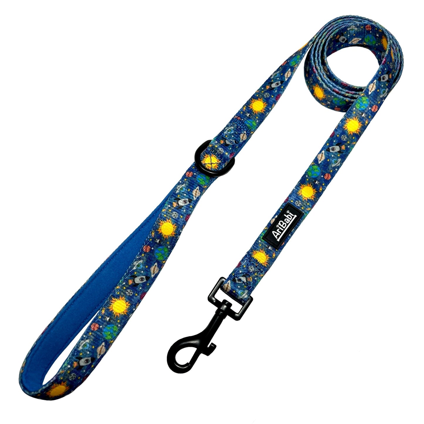Correa azul para perro con dibujos de planetas de la colección Laika de la marca Aribabi.