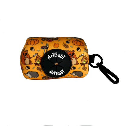 Portabolsas naranja para perro con dibujos de animales de la colección Yosemite de la marca Aribabi.